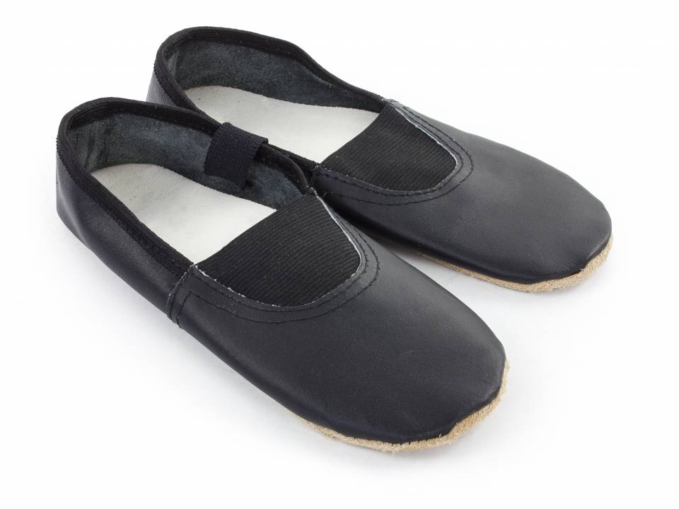 Чешки спортивные черные